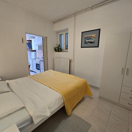 Apartment Ella Banjol Exterior photo